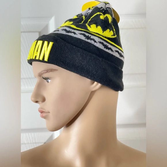 Batman Black and Yellow Beanie Hat - Picture 2 of 4